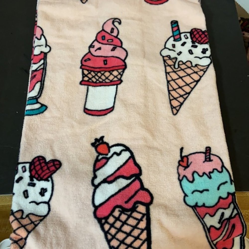 Betsey Johnson Cotton Kids Beach Towel
